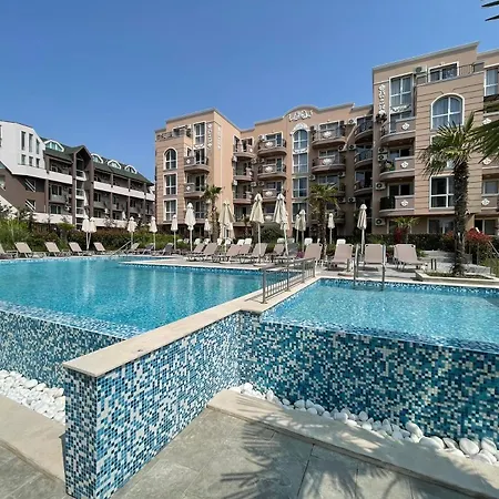 Апартаменты Marea Garden *